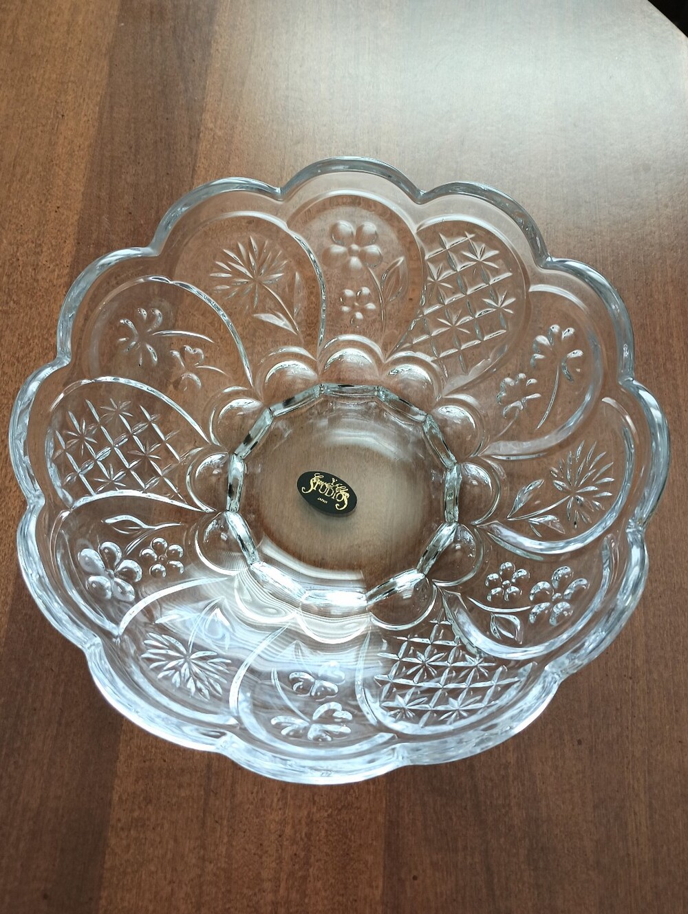 Like New Vintage Crystal Clear Studios Crystal Flower Scalloped Bowl (8" X 8")